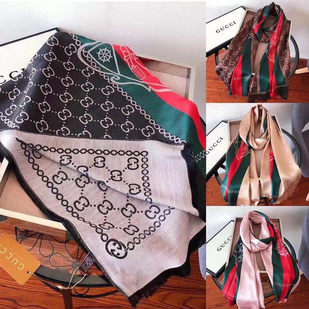 ผ้าพันคอ ผ้าคลุมไหล่ GUCCI รอบนี้มาเป็นเซ็ทของขวัญสุดหรูพร้อมกล่องและถุงกระดาษ