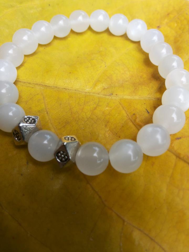 สร้อยข้อมือมูนสโตน (Moon Stone) ขนาด8 มิล