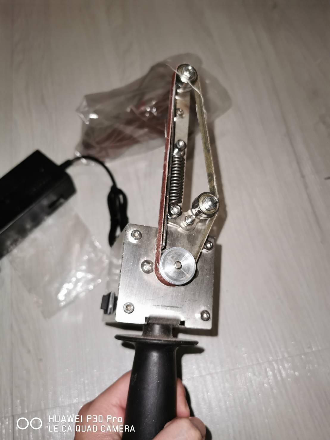 ES16 เครื่องขัดสายพานมือถือ สำหรับ ขัด ไม้ พลาสติก เหล็ก ลับคมใบมีดต่างๆ