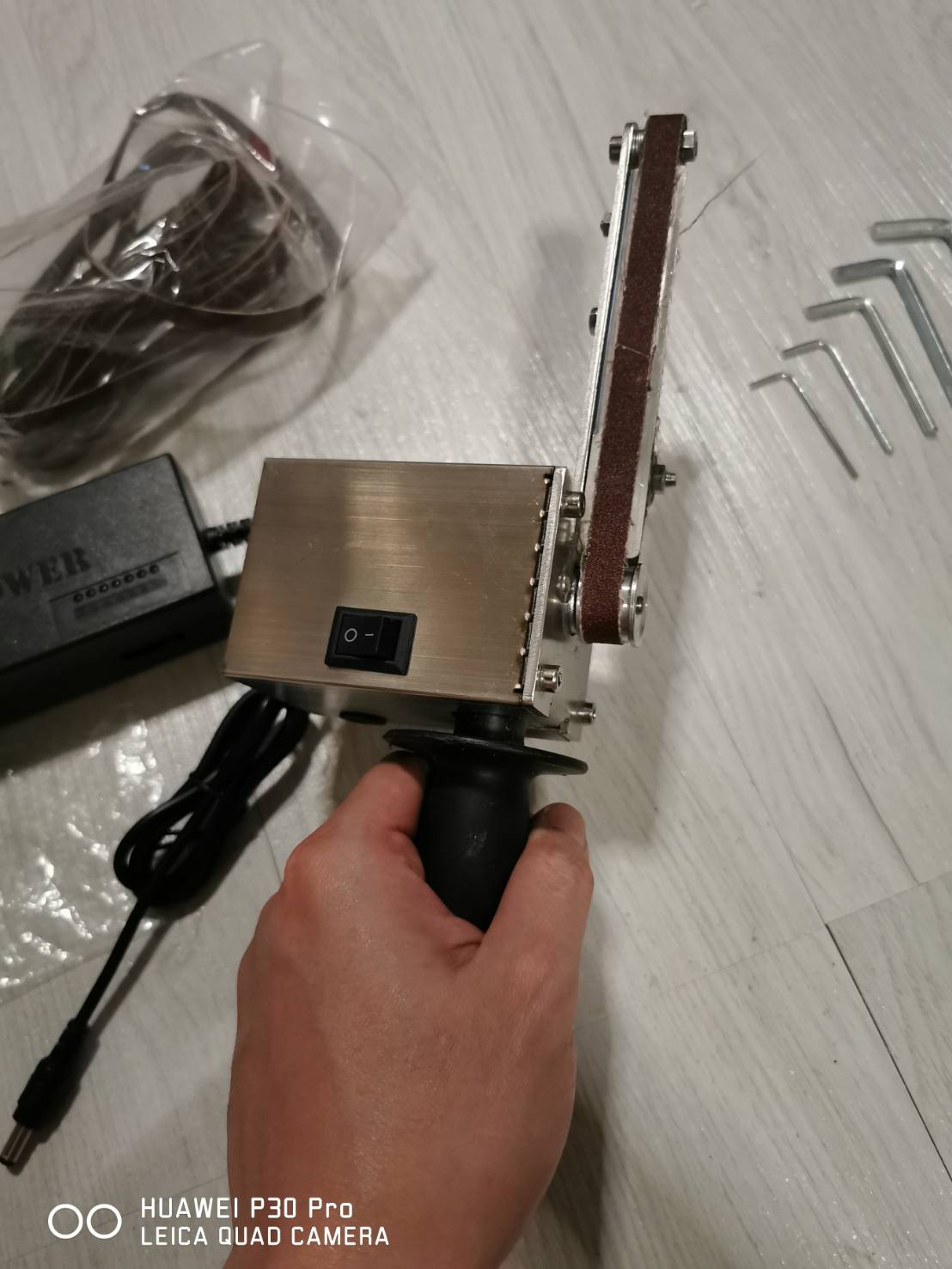 ES16 เครื่องขัดสายพานมือถือ สำหรับ ขัด ไม้ พลาสติก เหล็ก ลับคมใบมีดต่างๆ