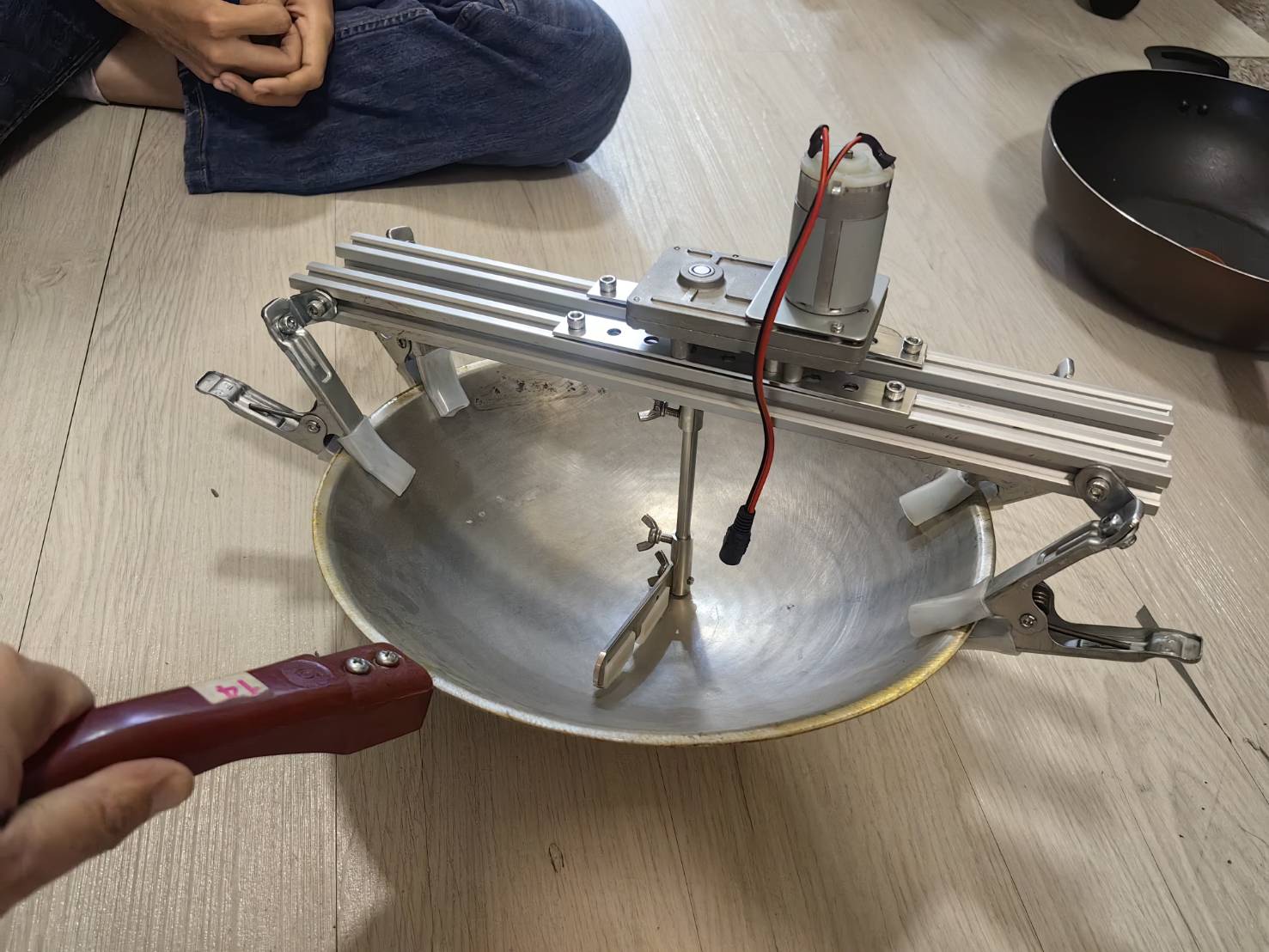 OT179 เครื่องกวนไส้รุ่นติดตั้งง่าย ใช้ได้กับกระทะ หม้อ ขนาดไม่เกิน 40CM