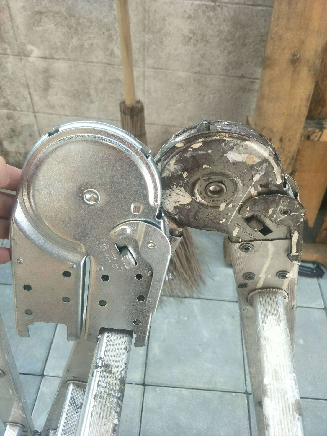 AC03 ข้อต่อบันไดพับสวมใน 5.07 x2.07 CM ปรับได้ 4 ระดับ สำหรับ ซ่อมบันไดพับ หรือ DIY ต่างๆ