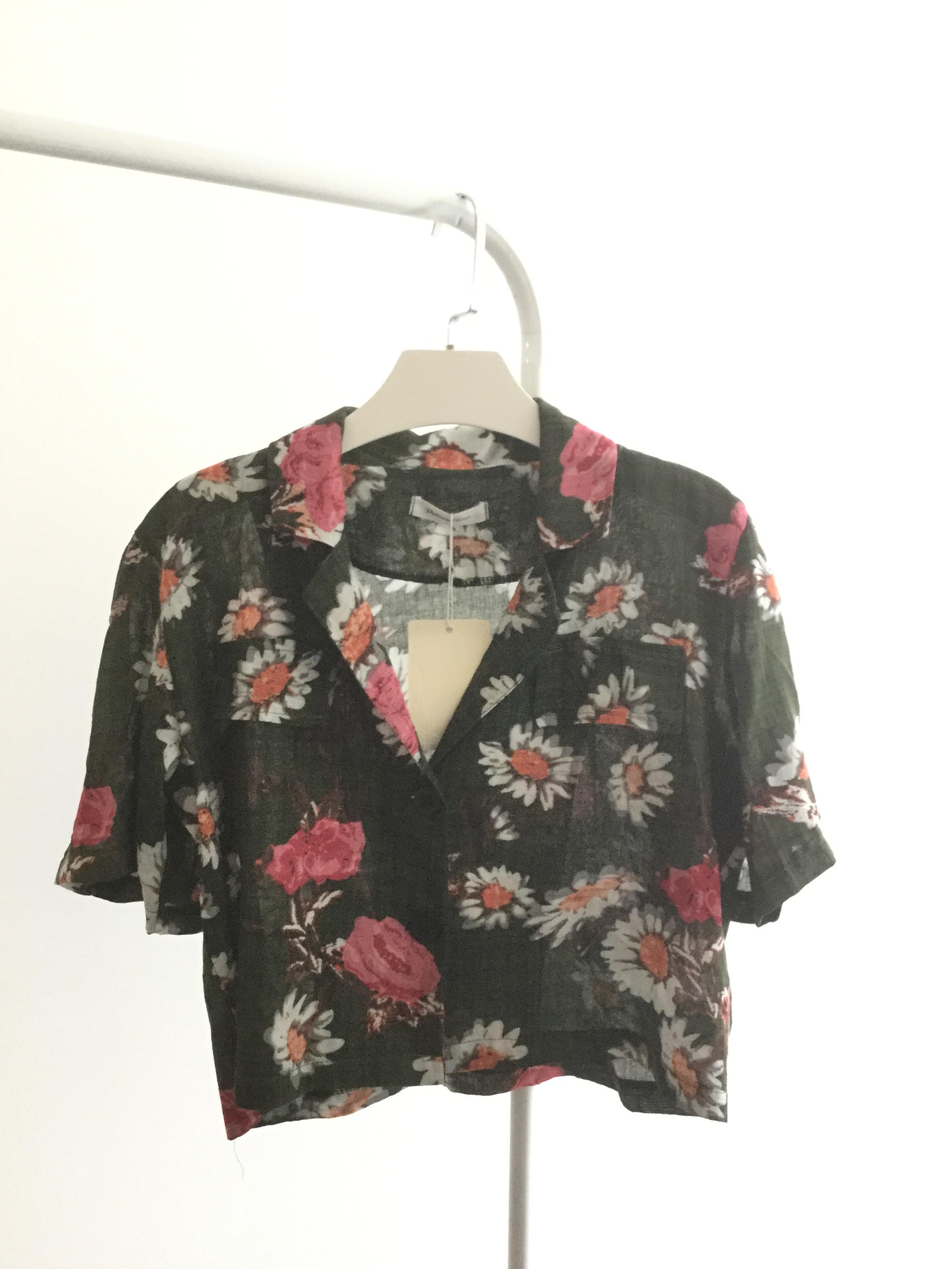 เสื้อฮาวายลายดอก สไตล์ ชิคๆคูลๆ