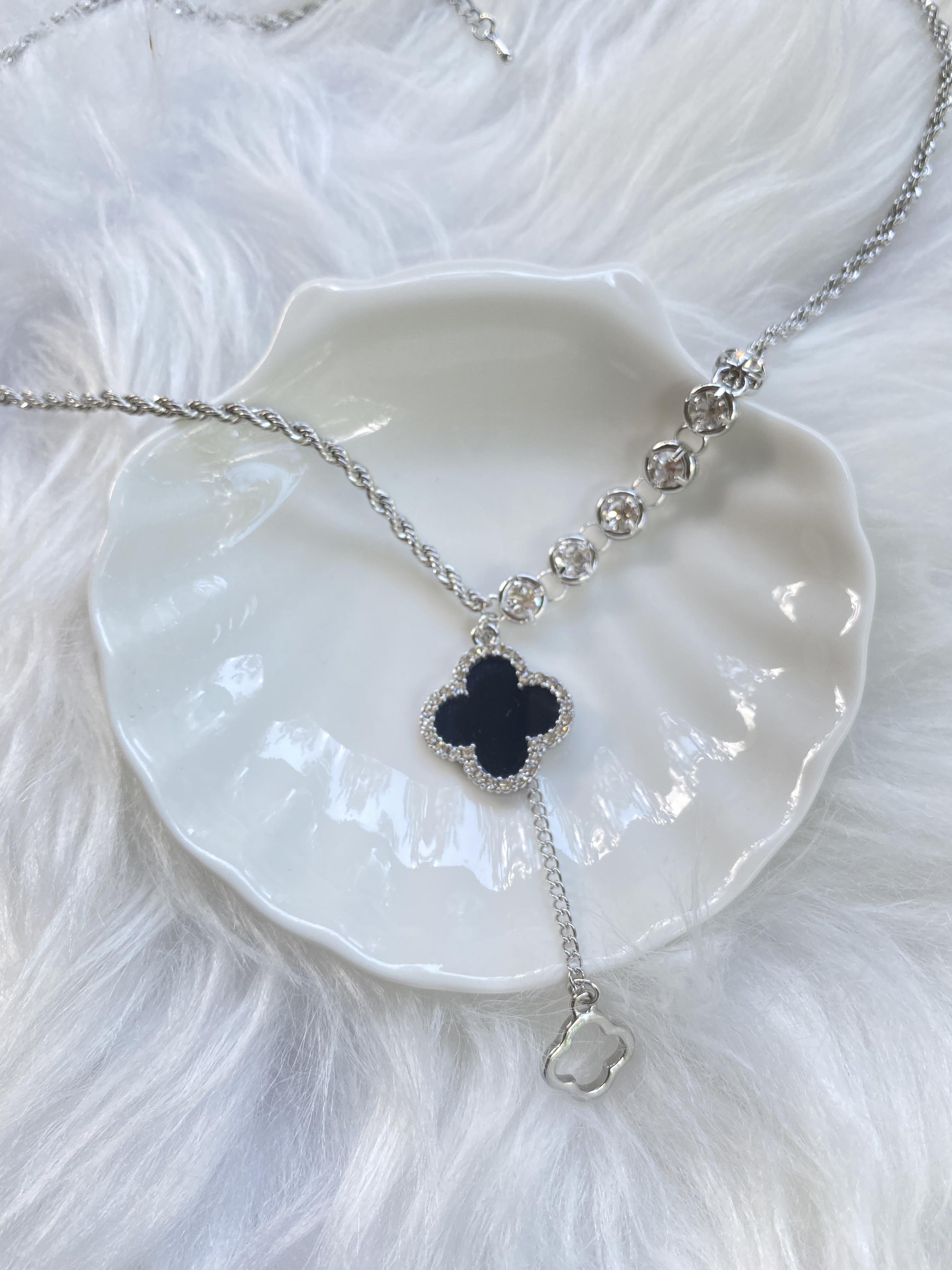 “เช็คสินค้าทัก line ก่อนโอนนะคะ”Six ALham