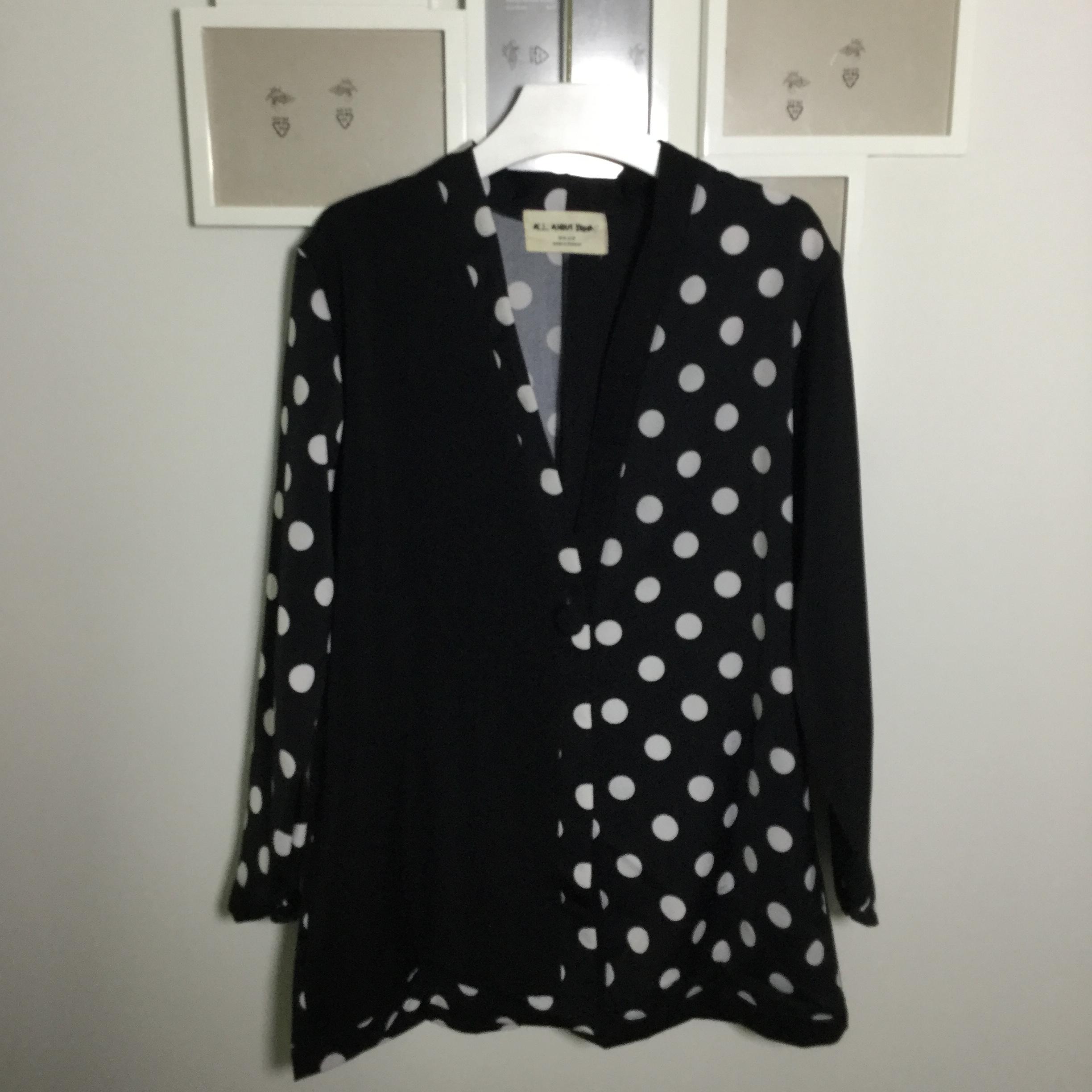 เบลเซอร์สูทสวยๆ ใส่ทำงานก็ได้ ใส่เที่ยวก็สวย เสื้อสูทลายจุดเก๋ๆ