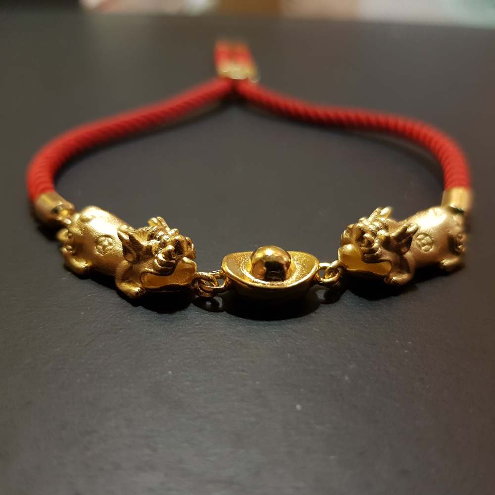 วัตถุมงคลสำหรับเสริมดวงของทุกปีนักษัตรที่ดี คือ ปี่เซียะคู่บารมี เสริมโชค เรียกทรัพย์ ร่ำรวย เงิน ทอง ปัดเป่าสิ่งชั่วร้าย เก็บเงินทองไม่รั่วไหลพร้อมก้อนเงิน สัญลักษณ์ของความมั่งคั่ง มั่งมี