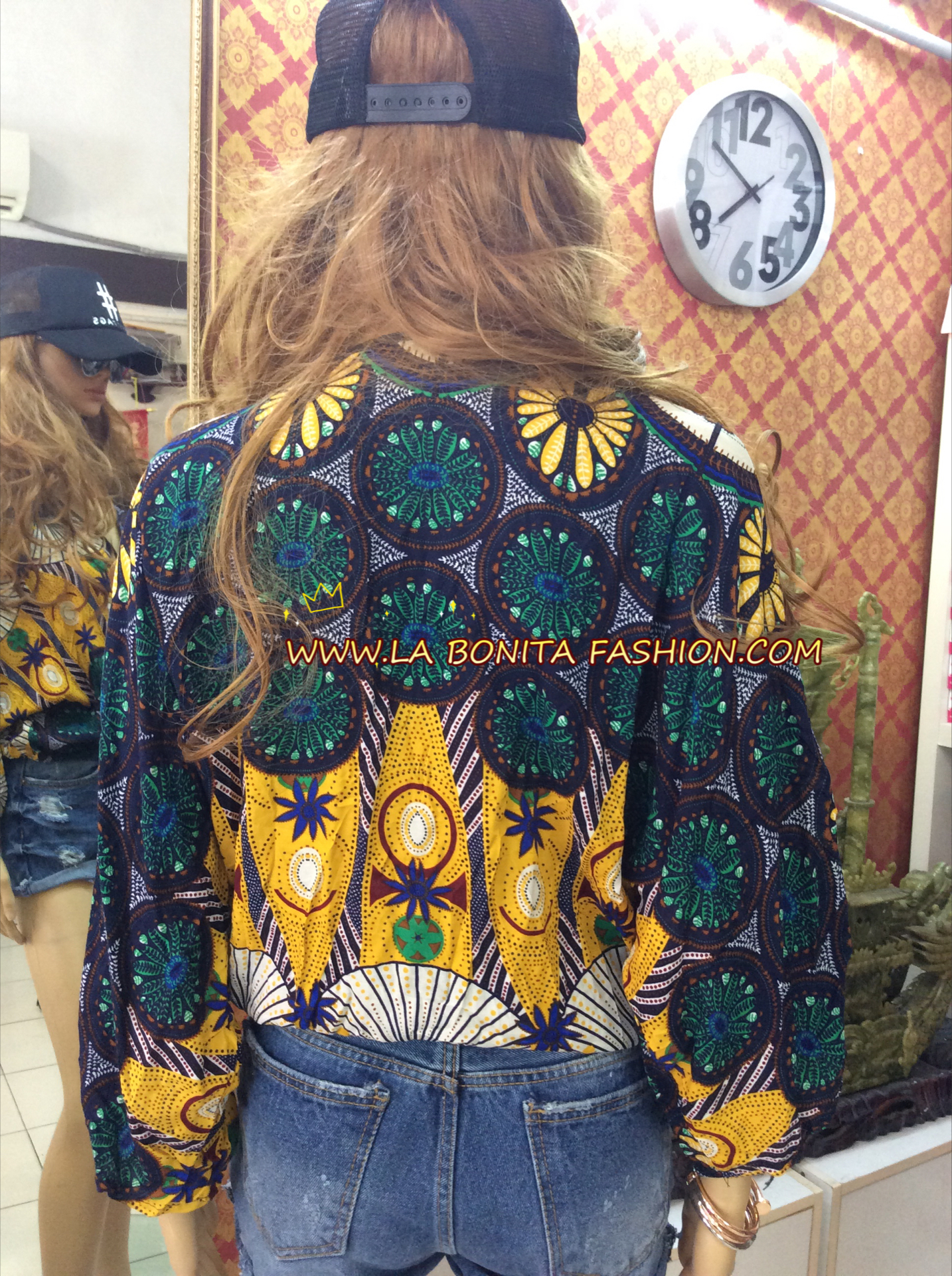 เสื้อสไตล์ โบฮีเมียน ทรงป้ายหน้า มีเชือกผูก พิมพ์ลายสไตล์โบฮีเมียน สีสันสดใสน่ารักมากๆๆค่ะ