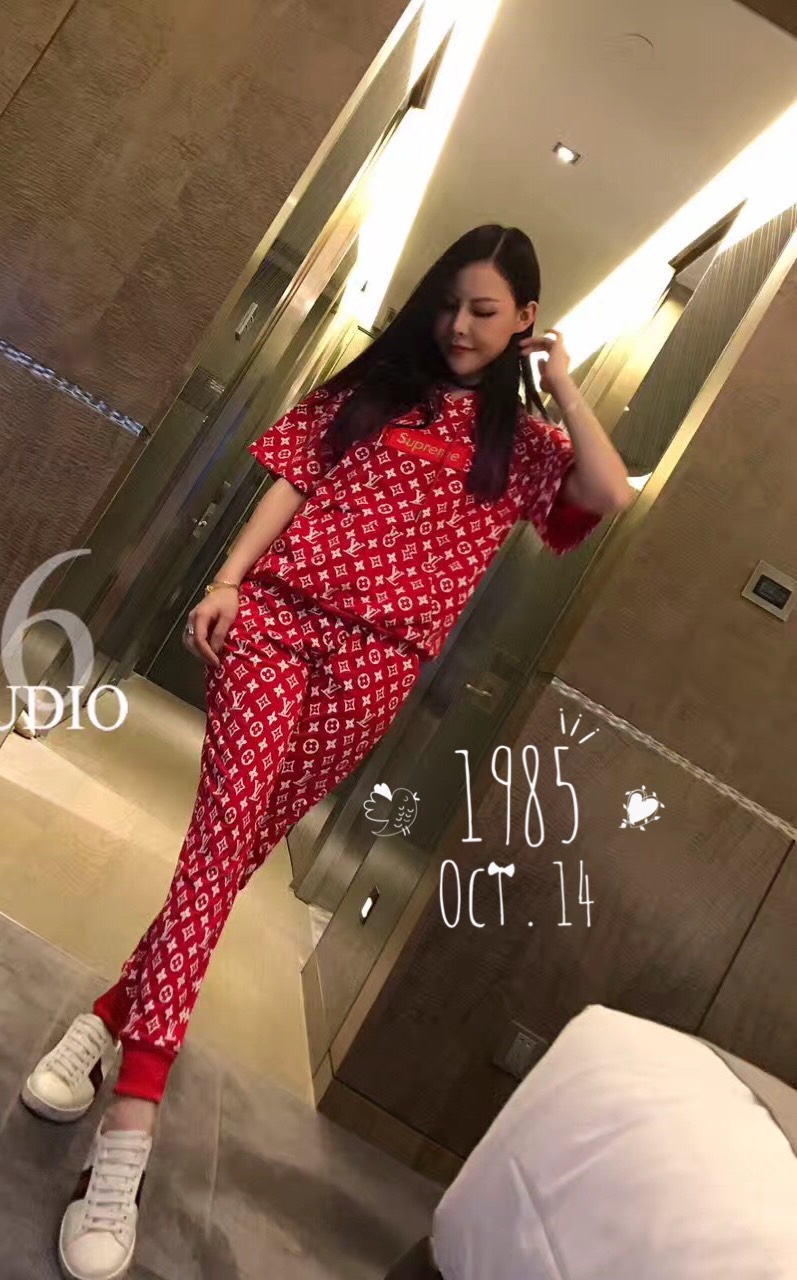 เสื้อแขนสั้น+กางเกงขายาว LV x Supreme