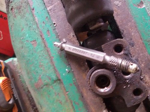 SX01 ดอกถอนเกลียวซ้าย USA แบบมีหัวสว่านในตัว ใช้ถอนสกรู หัวน็อตที่เสีย/ขาดคารู ยกชุด 4 ดอก 4 ขนาด