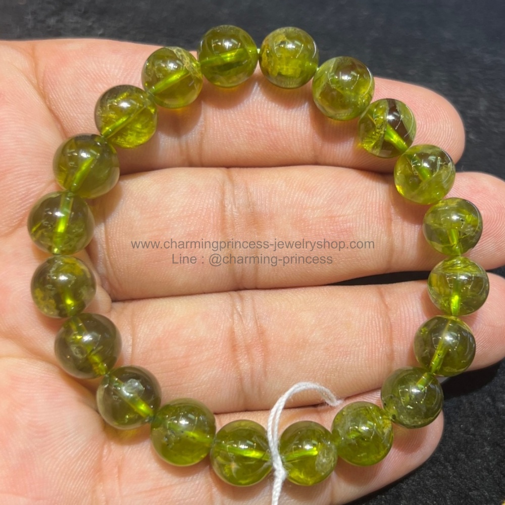 Peridot เพอริดอต 9.6 มม เป็นสัญลักษณ์ของความสำเร็จ ความสงบ ความมีโชค เพอริดอท อัญมณีสีเขียว ประจำเดือนเกิดสิงหาคม