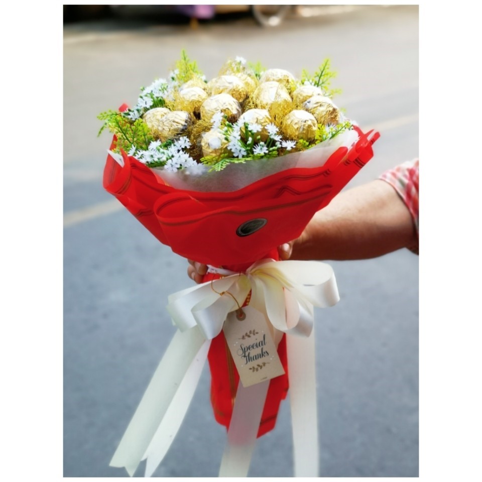 ช่อเฟอเรโร่ ผสมดอกไม้แห้ง มอบเป็นของขวัญวันเกิด คนพิเศษ