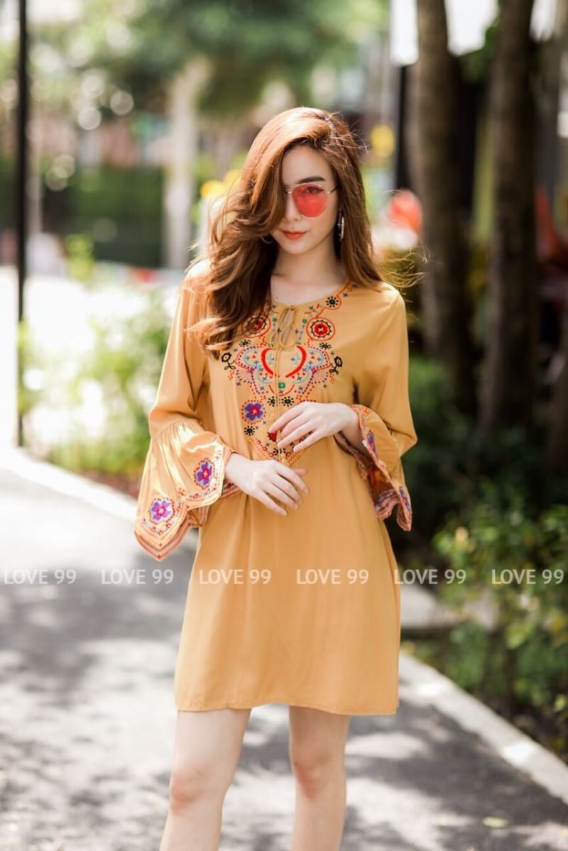 เดรสโบฮีเมียนแขนกระดิ่ง