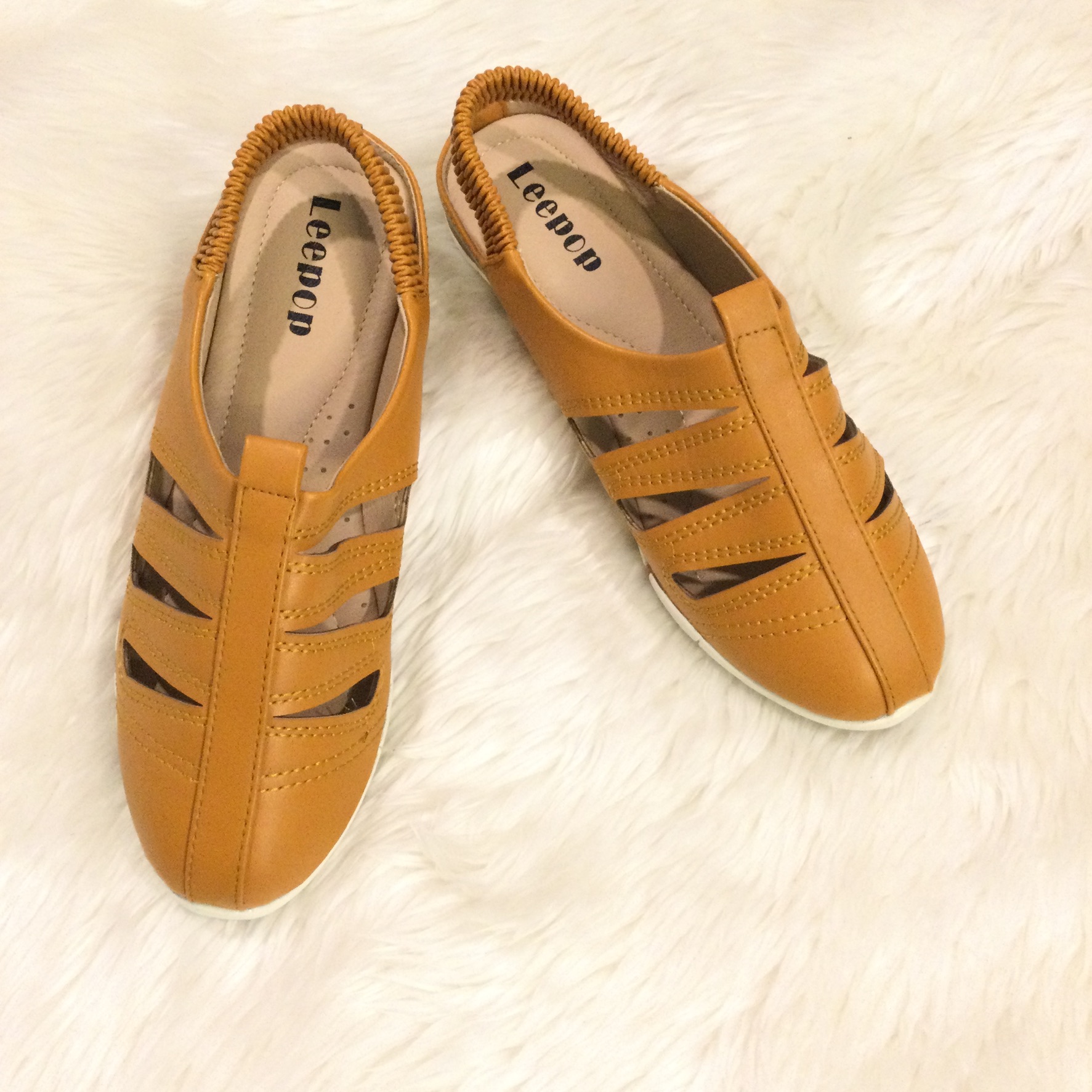 รองเท้าหนังรัดส้น เบอร์37 น้ำหนักเบา ใส่สบายมากๆ