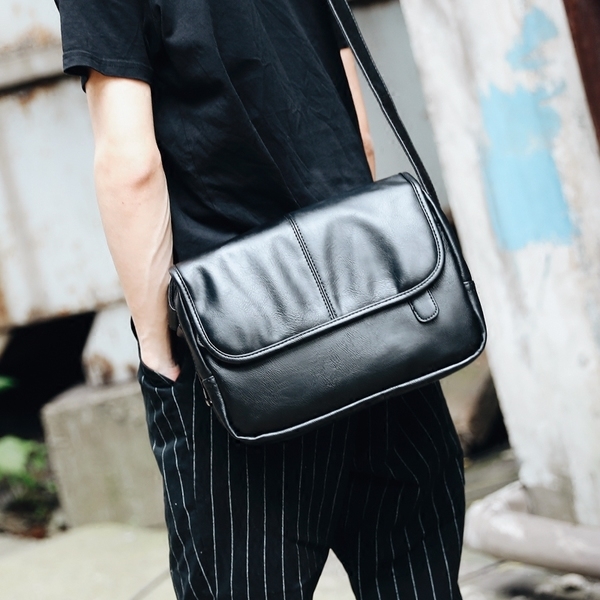 พร้อมส่ง กระเป๋าสะพายข้าง Messenger ใส่ ipad 10 นิ้ว แฟขั่นเกาหลี
