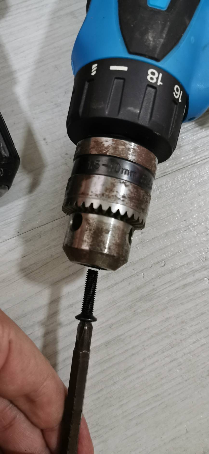 AD42 น็อตเกลียวซ้าย M5 สำหรับยึดหัวจับสว่าน 3 หุล สว่านแบตหัวจับ 0.8-10 มิล