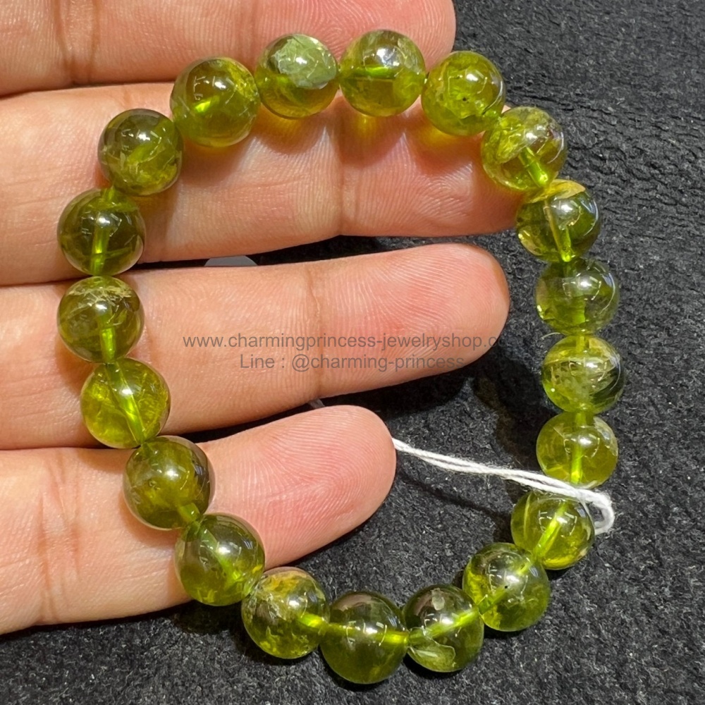 Peridot เพอริดอต 9.6 มม เป็นสัญลักษณ์ของความสำเร็จ ความสงบ ความมีโชค เพอริดอท อัญมณีสีเขียว ประจำเดือนเกิดสิงหาคม