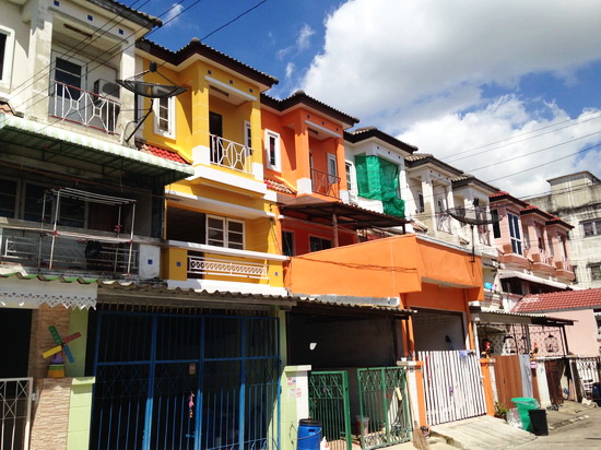 ทาวน์เฮ้าส์ 3 ชั้น ม.นิศาชล อ้อมใหญ่ ซ.เทศบาล 11 โครงการติดถนนใหญ่ ถ.เพชรเกษม สามพราน นครปฐม