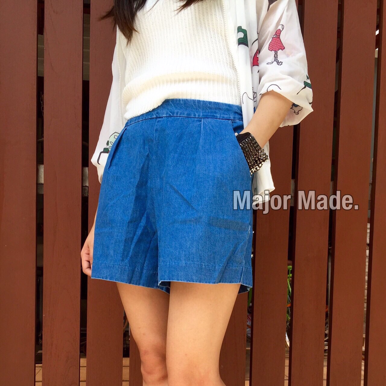 รอบ 3 หมดไว้มากๆค่า จัดเลย! -กางเกงขาสั้นขาบาง ทรงหลวมๆ ด้านหลังเป็นเอวยางยืด ฟอกนิ่ม คัตติ้งเกาหลี ใส่สบายสุดๆๆ ใส่แล้วไม่อยากถอดเลย แมทกับอะไรก้เก๋เวอร์korea style. ตัวอ้วกก็ใส่ได้นะคะ 👏 รุ่นนี้ หยิบมาใส่ได้เรื่อยๆคะ