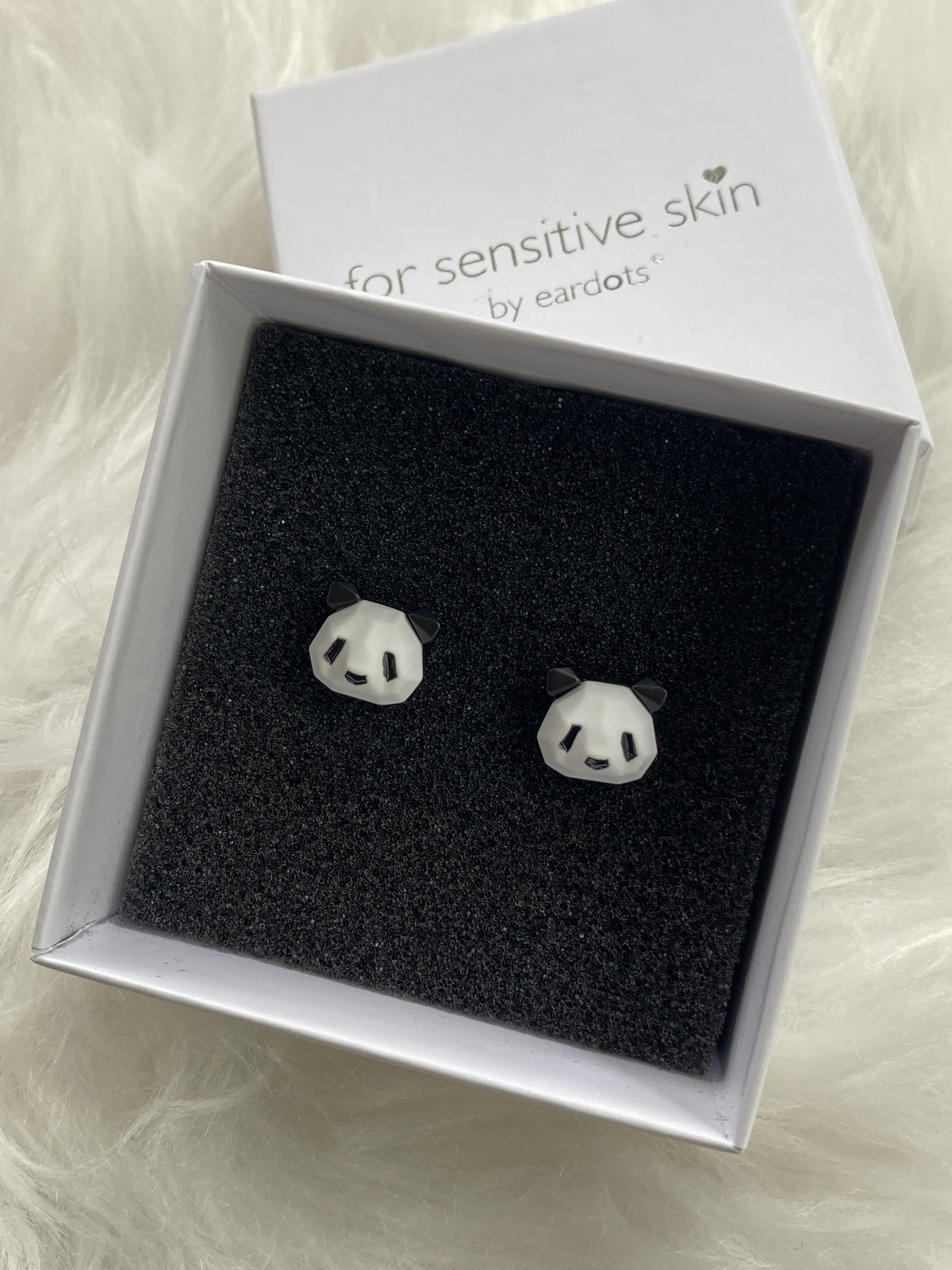 “เช็คสินค้าทัก line ก่อนโอนนะคะ”ต่างหูสำหรับผิวแพ้ง่าย ทอง 18K _Panda 3D_EG957