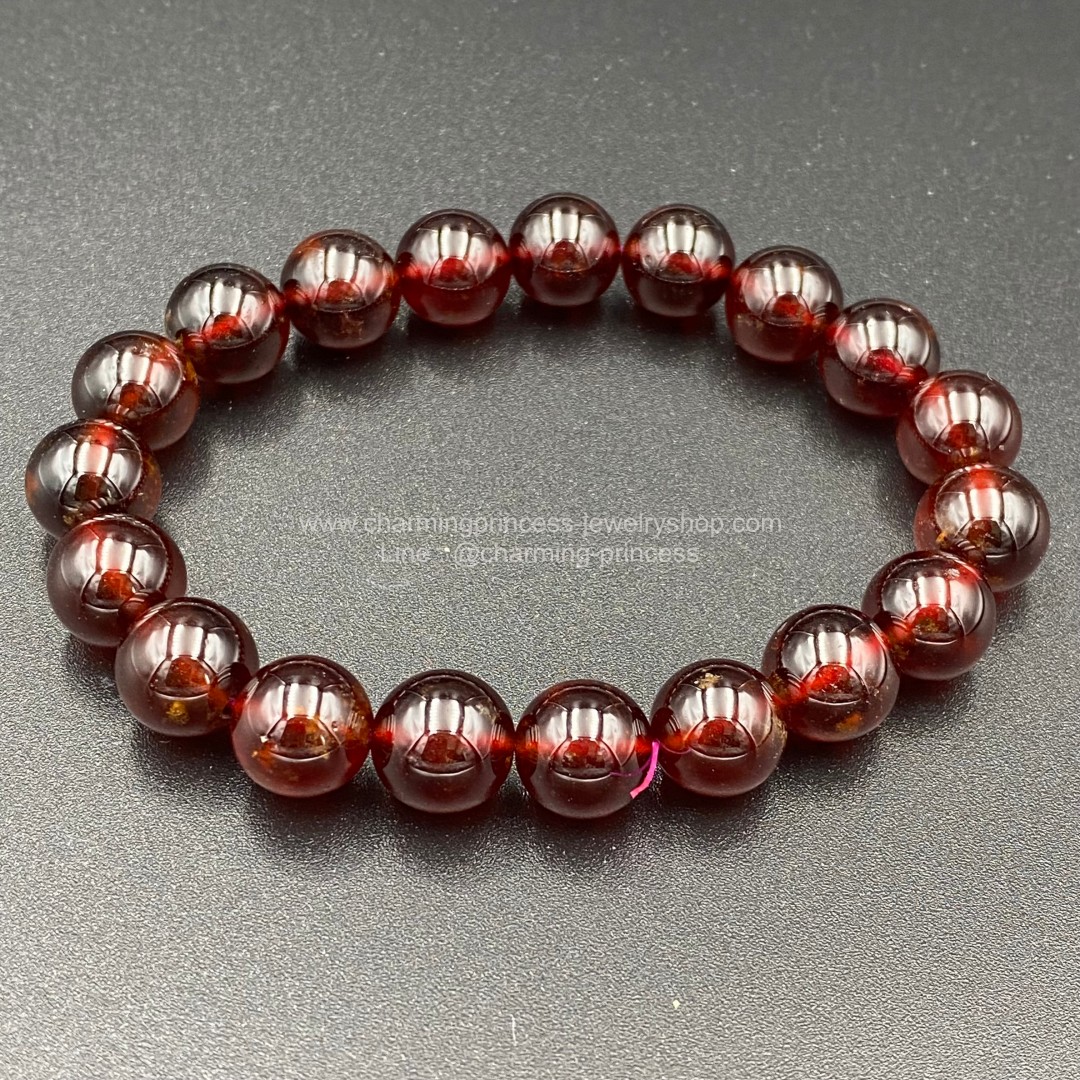 Garnet โกเมน 10 mm AAA หินสำหรับคนเกิดเดือนมกราคม ความหมายดีมากๆ ทำมาค้าขึ้น ร่ำรวยเงินทอง พรั่งพร้อมลาภยศวาสนา