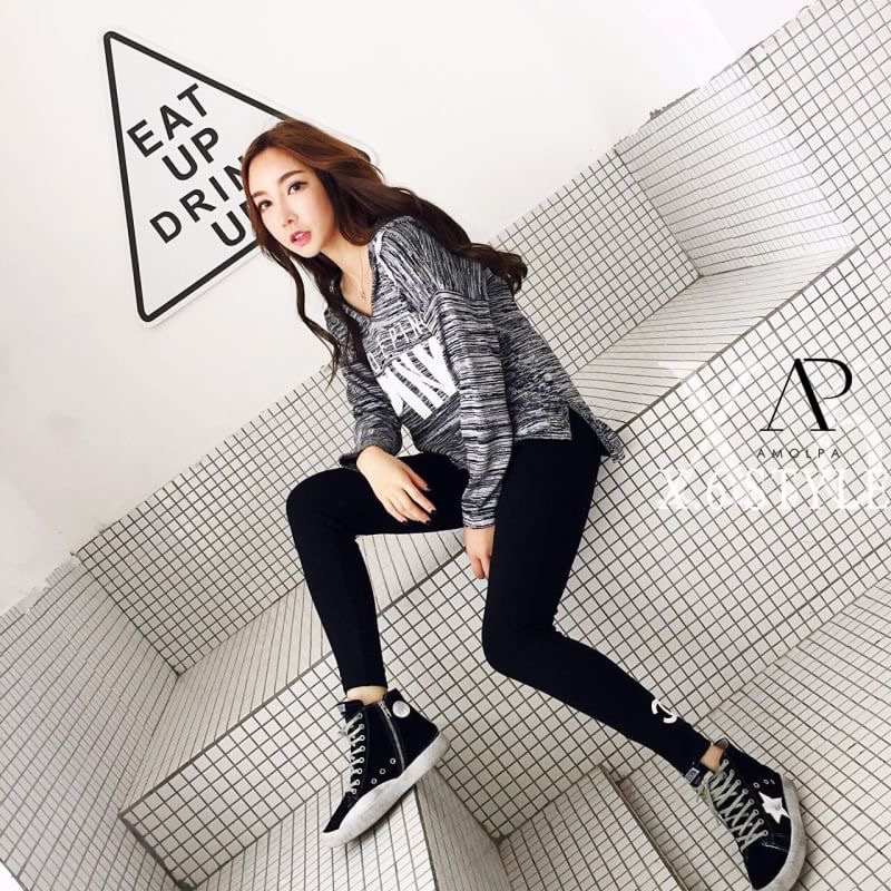 พร้อมส่ง !!! Legging ผ้าหนากำลังดี งานดี คุณภาพแน่นเลยค่ะตัวนี้ ป้าย tag Chanel น่ะค่ะ