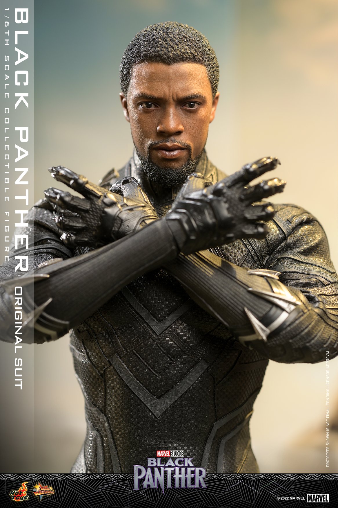 Hot Toys MMS671 1/6 Black Panther Legacy - Black Panther (Original Suit)
