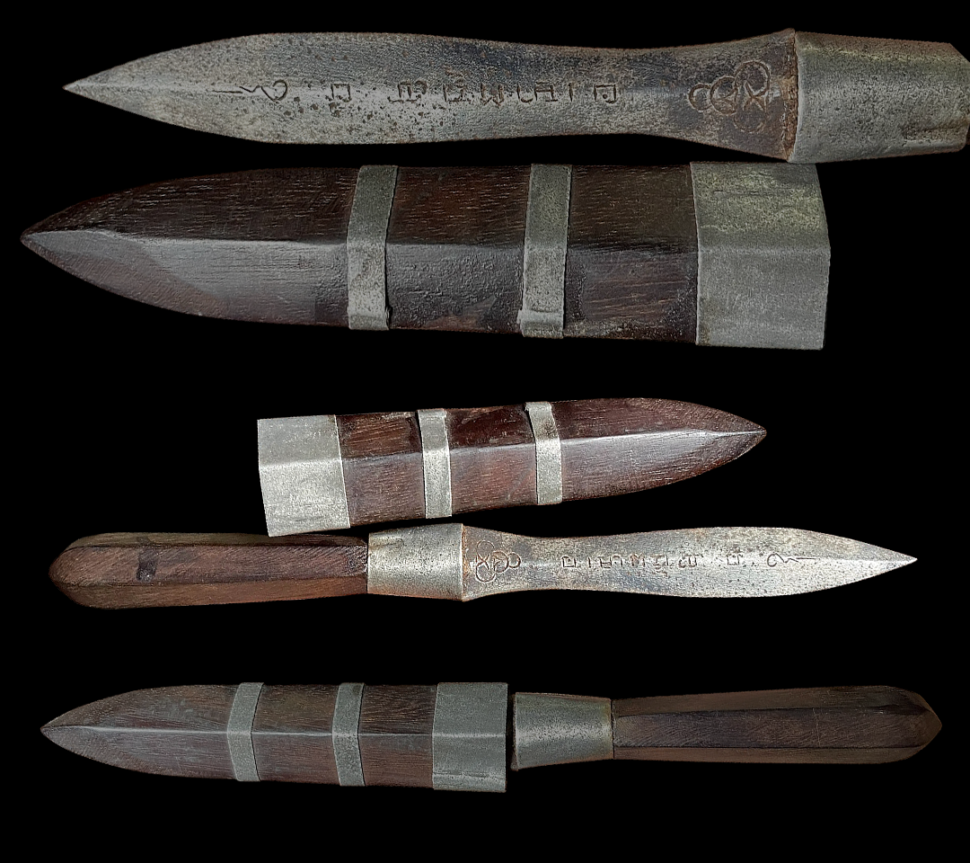 มีดหมอหลวงพ่อรุ่งวัดหนองสีนวล นครสวรรค์ ไม้พญางิ้วดำ ยุคต้น