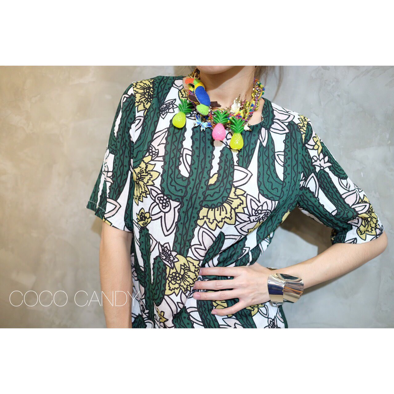 เดรสสั้น ผ้าพิมพ์ลายตะบองเพชร มีซิปหลัง