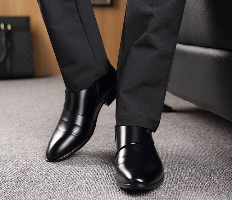 รองเท้าคัชชู ผู้ชาย หนัง PU สีดำ ใส่ทำงาน แบบสวม มีส้น