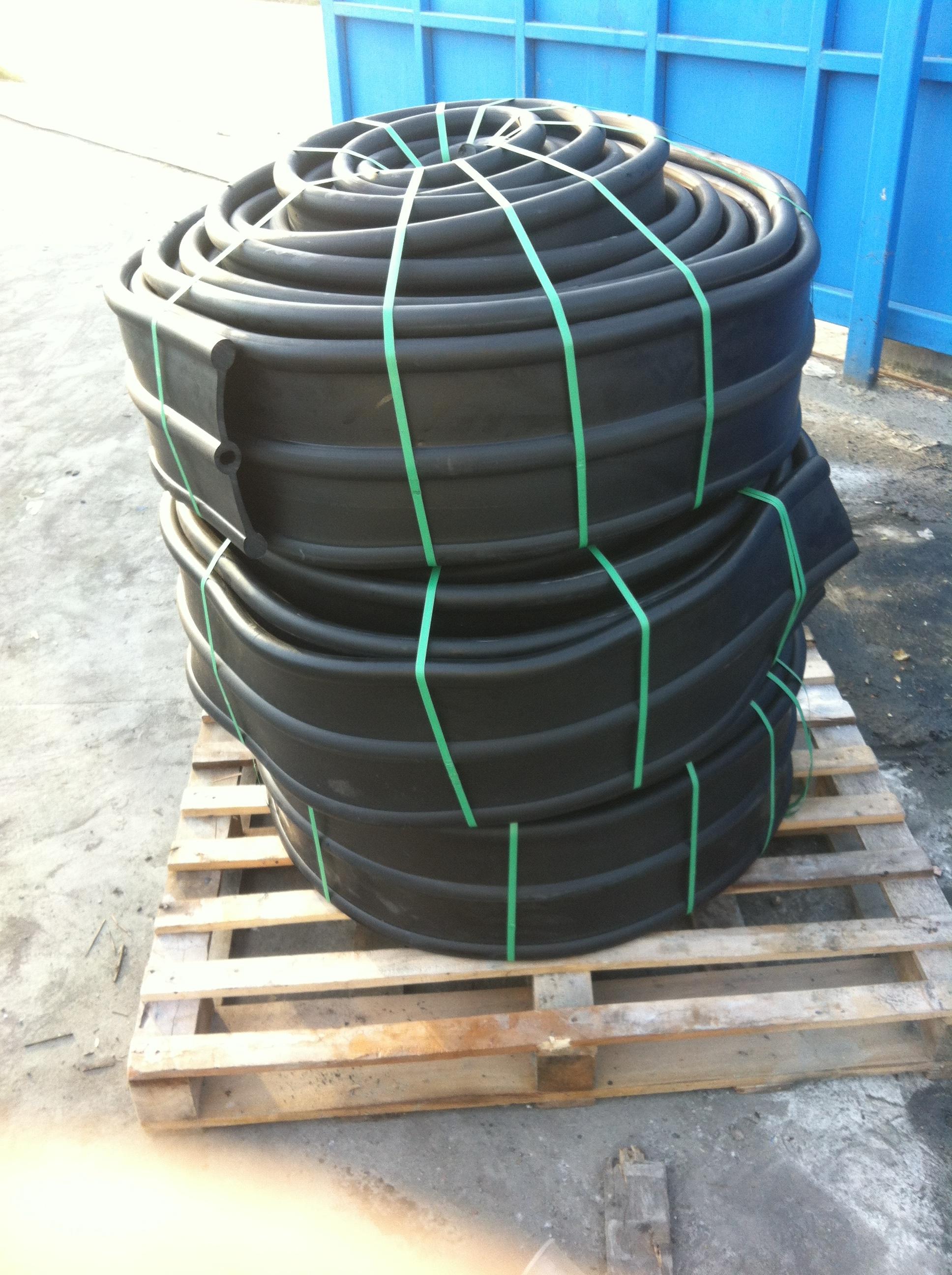 A10b PVC Waterstop 10 นิ้ว 3 ปุ่ม หนา 9.5 มม.(25 เมตร)