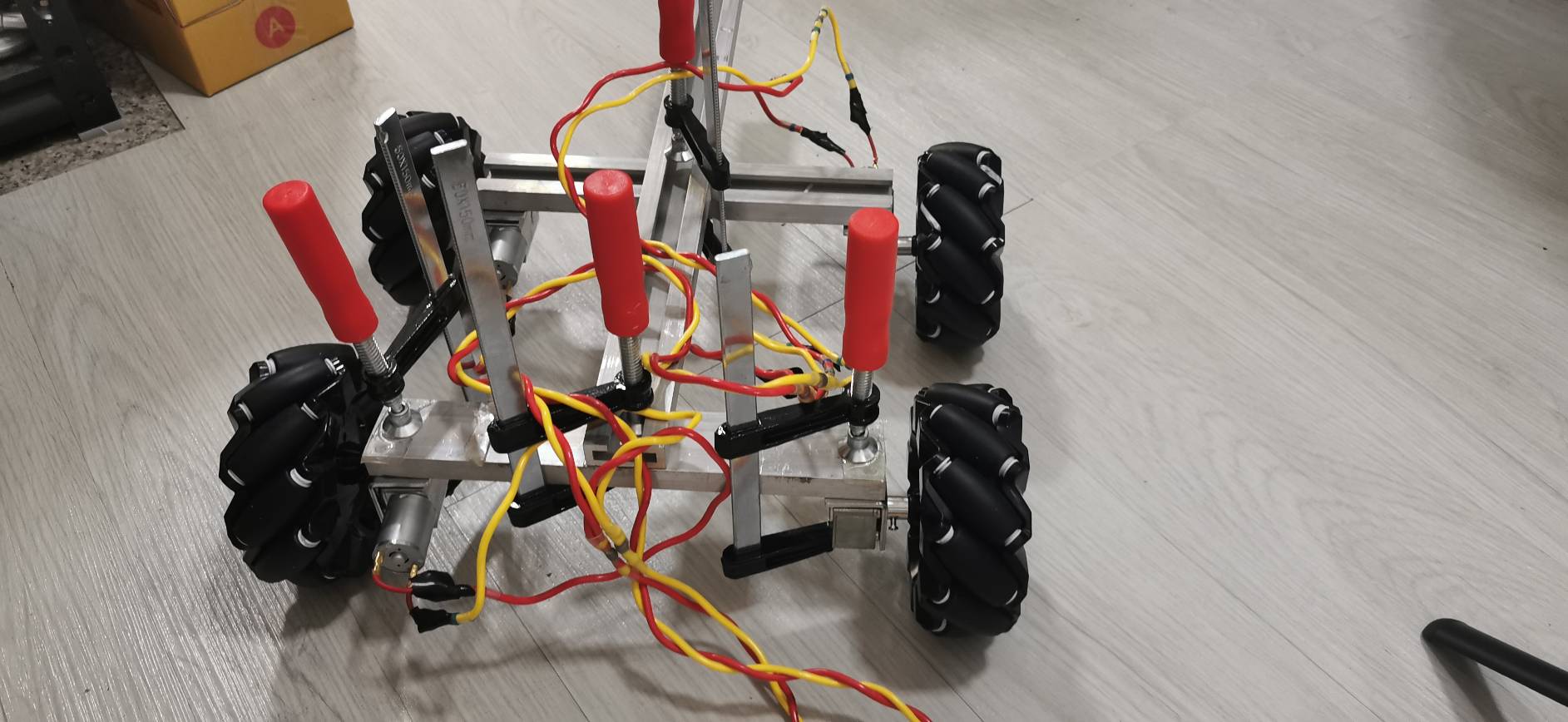 MO40 ชุดมอเตอร์ติดล้อ เคลื่อนที่แนว x.y 12V 4 ล้อ ***ราคาไม่รวมโคลง