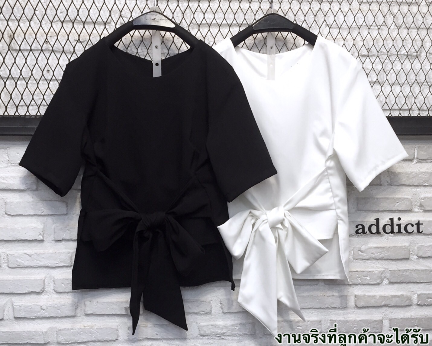 เสื้อแขนสั้นเก๋ๆ มีสายผูก จะผูกหน้าหรือหลังก็ได้
