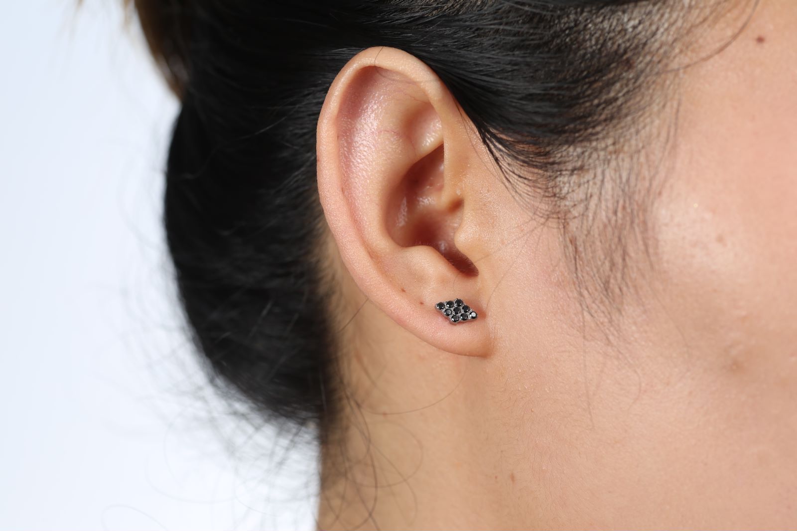 “เช็คสินค้าทัก line ก่อนโอนนะคะ”ไทเทเนี่ยม 100% ต่างหูสำหรับผิวแพ้ง่าย Bless จิวแป้นแบนขันน็อต ขนาดก้านปกติ ราคา/ข้าง ETC134