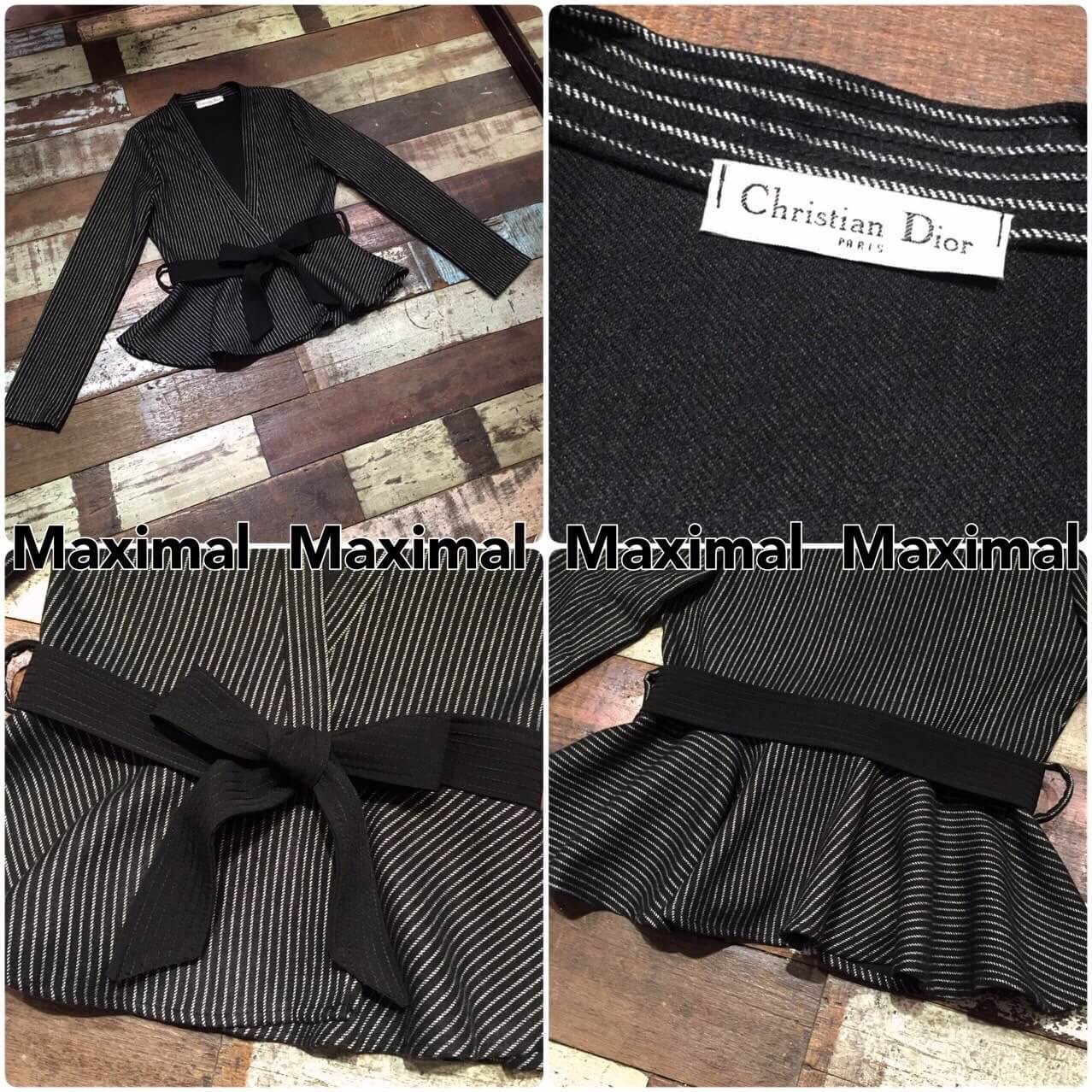 เสื้อสูทลายทางตรงชายระบายบานพร้อมเข็มขัดผ้า มาพร้อมป้ายคอ Christian Dior