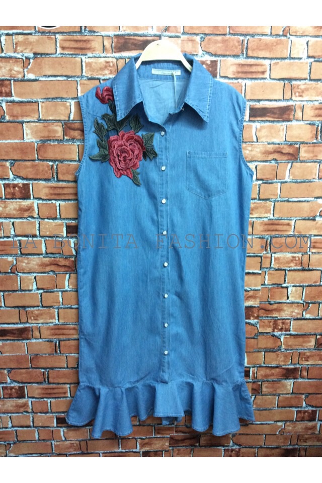 New!! Arrival เดรสยีนส์ผ้ายีนส์นิ่มเนื้อดีค่ะ แต่งชายกระโปรงให้เป็นระบายนิดๆพอน่ารัก ปักดอกกุหลาบสีแดงดอกโต งานปักละเอียด