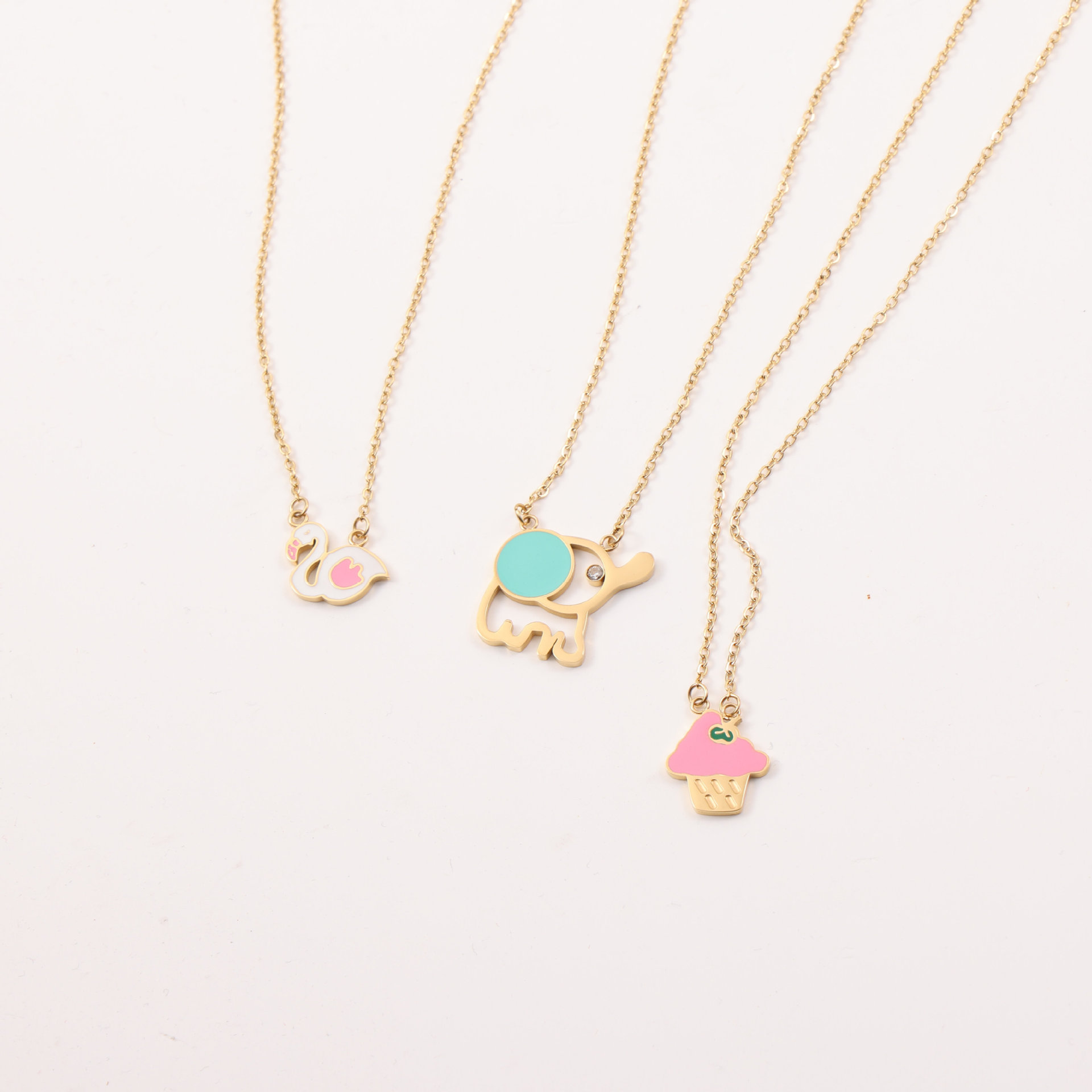 “เช็คสินค้าทัก line ก่อนโอนนะคะ”สร้อยคอสำหรับผิวแพ้ง่าย Ice cream_NT379