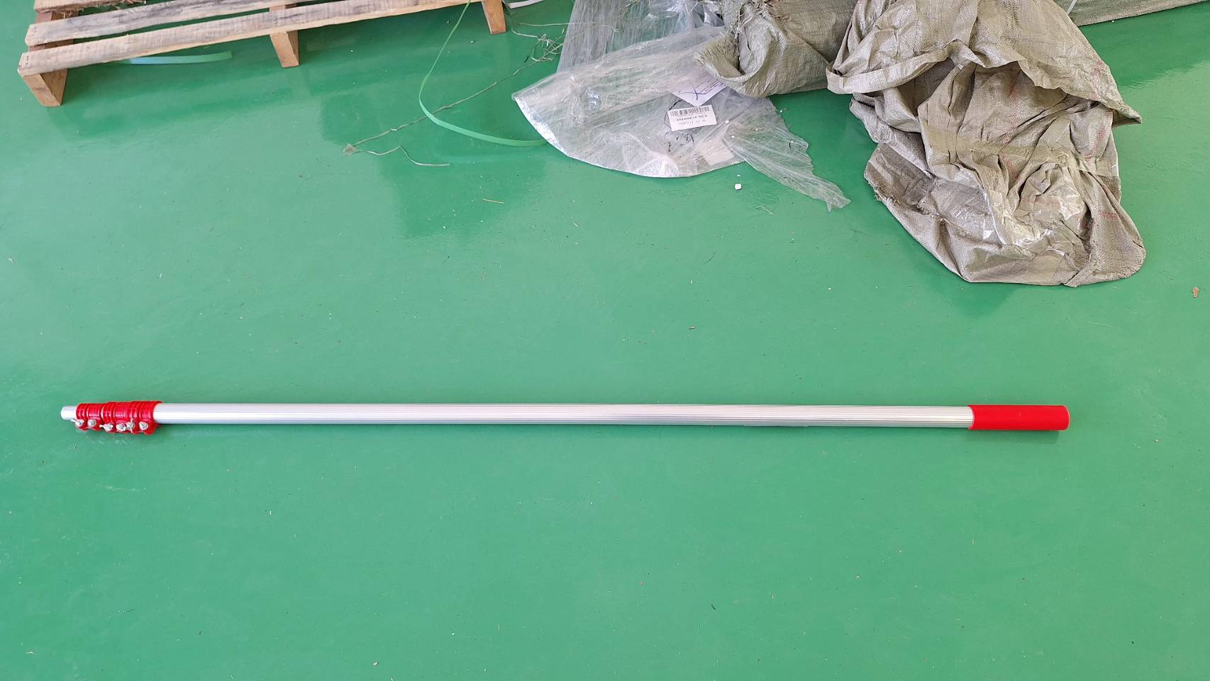 ด้ามอลูมิเนียม ยืดหดได้ 6 เมตร (รุ่นปอกเเดงกิ๊ปสปริง กดล็อคพิเศษ)