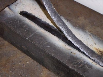 HM01 ฆ้อนเคาะขี้เชื่อม ขี้แสล็ก ช่วยให้งานเชื่อมแข็งแกร่งกว่าเดิม พร้อมสปริง ด้ามลดแรงสะท้อน