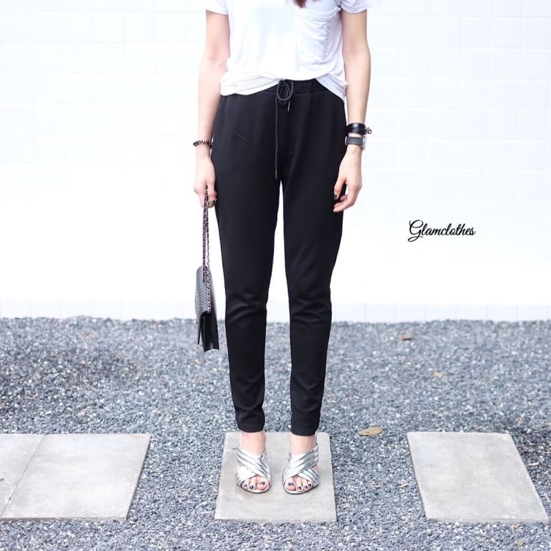 New!! กางเกงวอรวมขาเข้ารูป เนื้อผ้านิ่ม มีเชือกผูก ทรงพอดีตัว สวยฝุดๆพูดได้คำเดียวว่า ใส่สวยมาก ห้ามพลาดจริงๆค่ะ