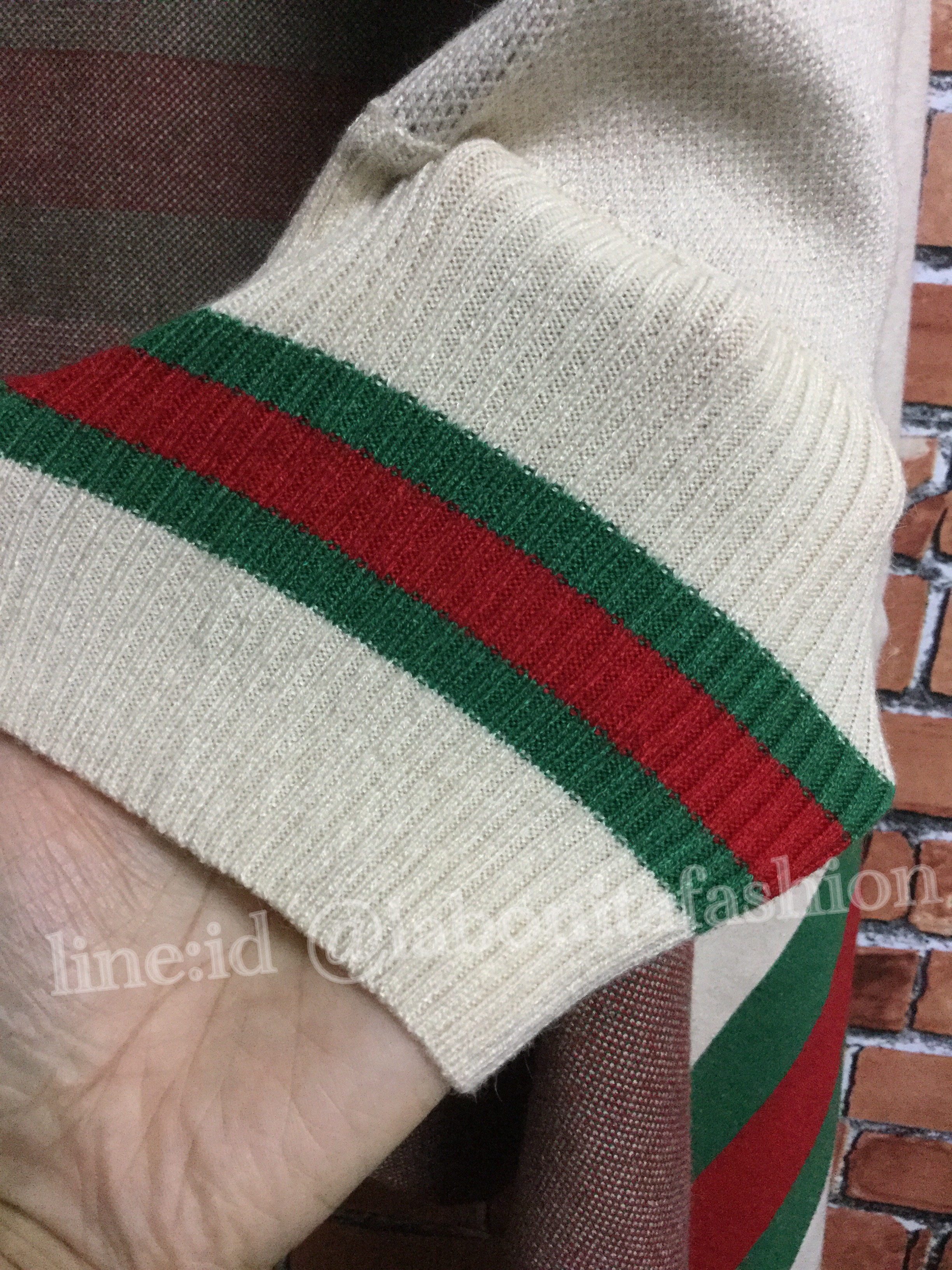 เสื้อคลุมแนวโบฮีเมี่ยนช่วงปลายแขนจั้มเนื้อผ้าถักทอแน่นไม่ย้วยงานคุณภาพเกรดพรีเมี่ยมสามารถใส่เข้าใด้กับทุกชุดงานสวยไม่ซ้ำใครใกล้หน้าหนาวแล้วสั่งไว้เลยจร้า