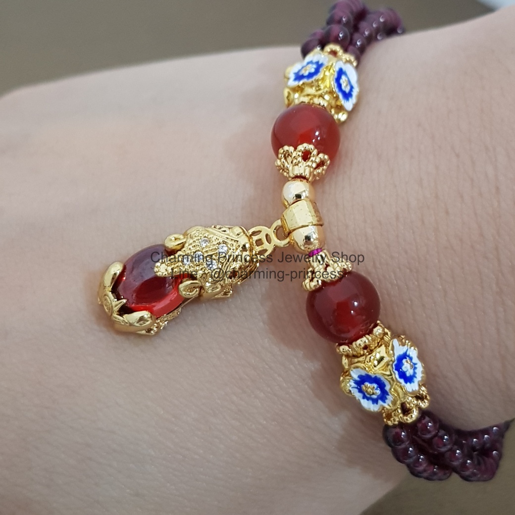 วัตถุมงคลสำหรับเสริมดวงของทุกปีนักษัตร คือ ปี่เซียะคู่บารมี เสริมโชค เรียกทรัพย์ ร่ำรวย เงิน ทอง ปัดเป่าสิ่งชั่วร้าย เก็บเงินทองไม่รั่วไหล ร้อยพร้อม โกเมน หินพลัง และความร่ำรวย