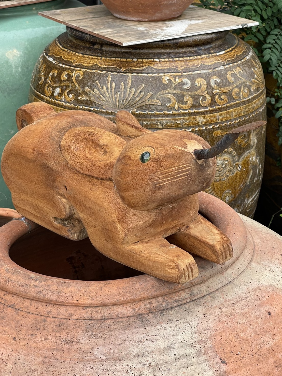 กระต่ายขูดมะพร้าว กระต่ายไม้แกะ แบบนั่งขูด