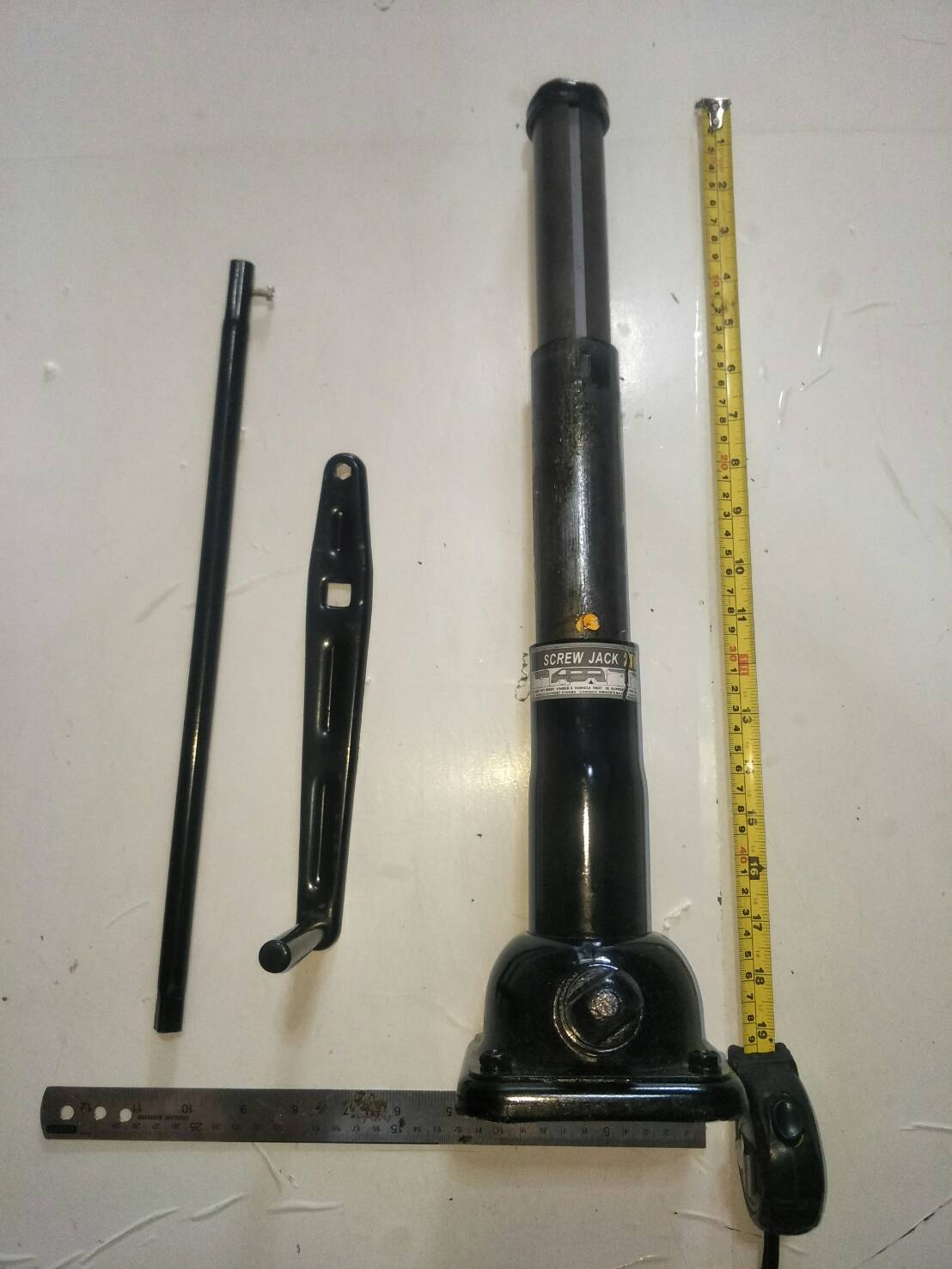 CARE08 แม่แรงมือหมุน 2 ตัน สะดวก ปลอดภัย ทนทาน สำหรับ รถเก๋ง รถกระบะ