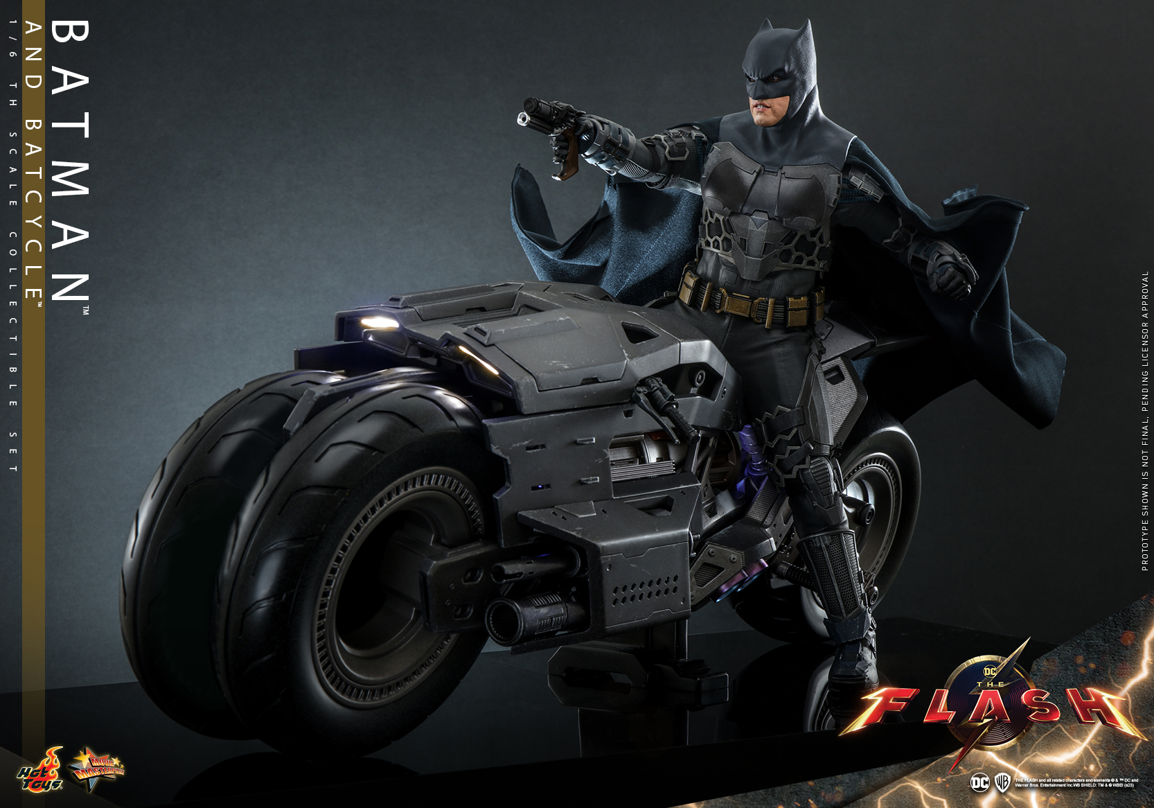 Hot Toys MMS705 1/6 The Flash - Batman and Batcycle