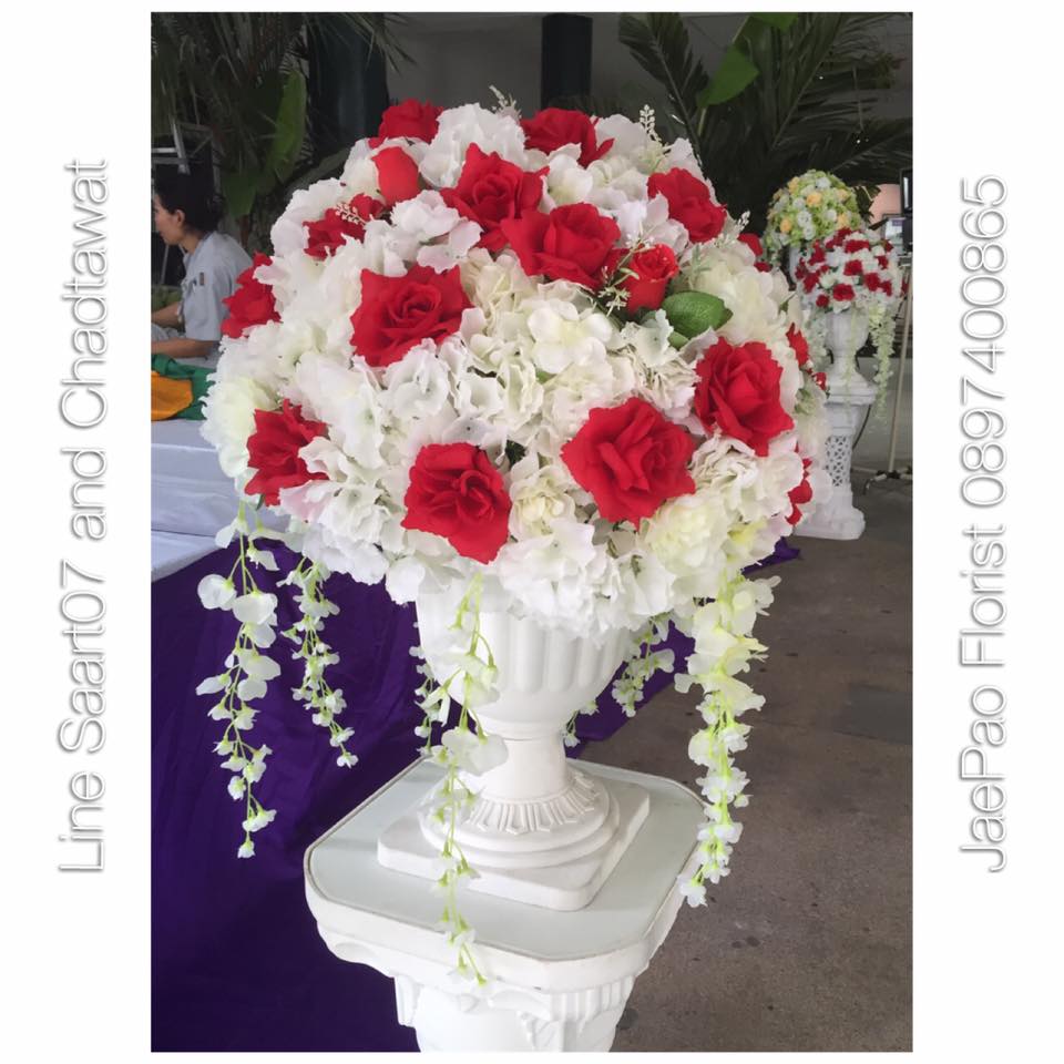 กระถางดอกไม้โรมัน พร้อมเสาโรมัน