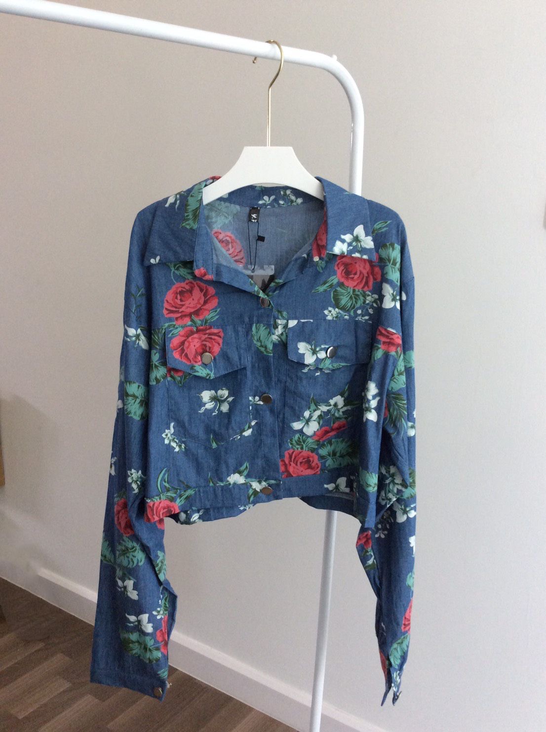 เสื้อครอปยีนส์แขนยาวลายดอกกุหลาบ งานป้าย ypy