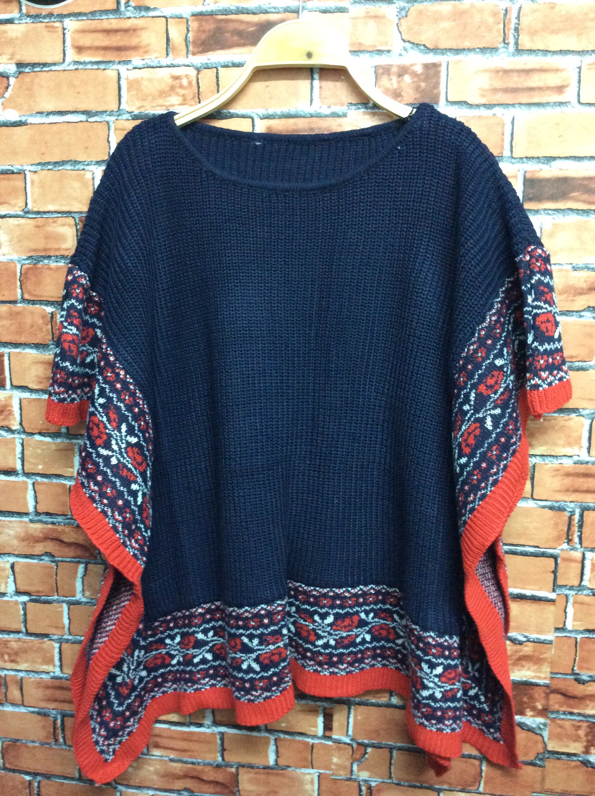 งานผ้านิตติ้ง เกรด Premium Quality ค่ะ ผ้าทอสวย งานนำเข้าค่ะ เป็นทรงเสื้อใส่คลุมกันหนาวแบบเก๋ๆ