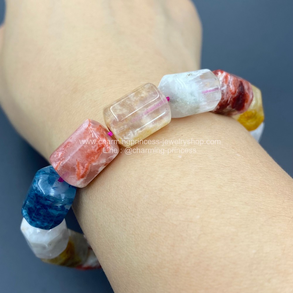 Sericite เซริไซต์ 14x10 mm เป็นตัวแทนทรัพย์สินและความร่ำรวย หินมงคลที่ช่วยดึงดูด เจริญก้าวหน้า รวมถึงทรัพย์สินเงินทองมาสู่ผู้ครอบครอง ช่วยนำพาชัยชนะและความสำเร็จในด้านสุขภาพ ช่วยทำให้ผ่อนคลายหายเครียดจากเรื่องต่างๆที่แบกเอาไว้อยู่ให้เบาลงและหายไป ทำให้ผู้