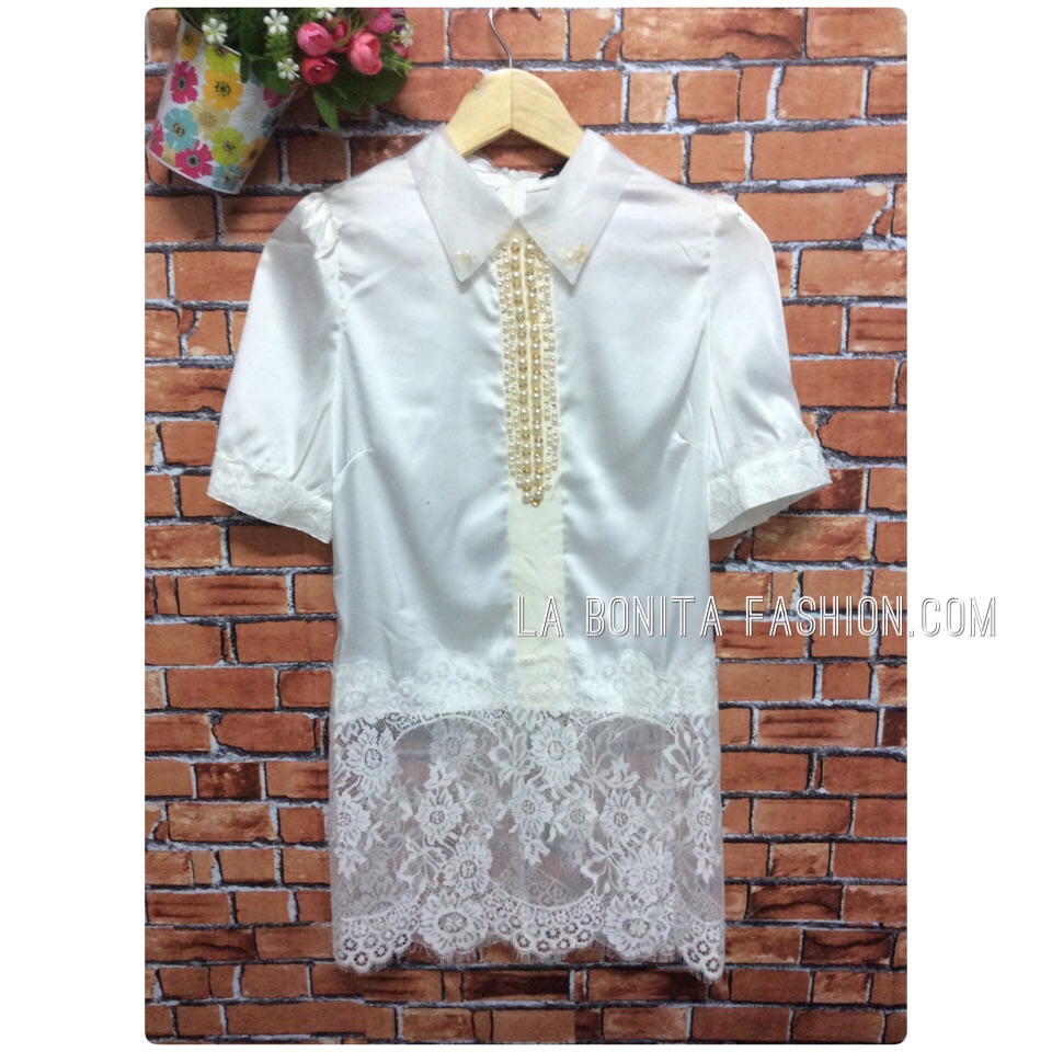 เสื้อซาตินเนื้อนิ่มลื่น ชายเสื้อตัดต่อด้วยลูกไม้เนื้อนุ่ม