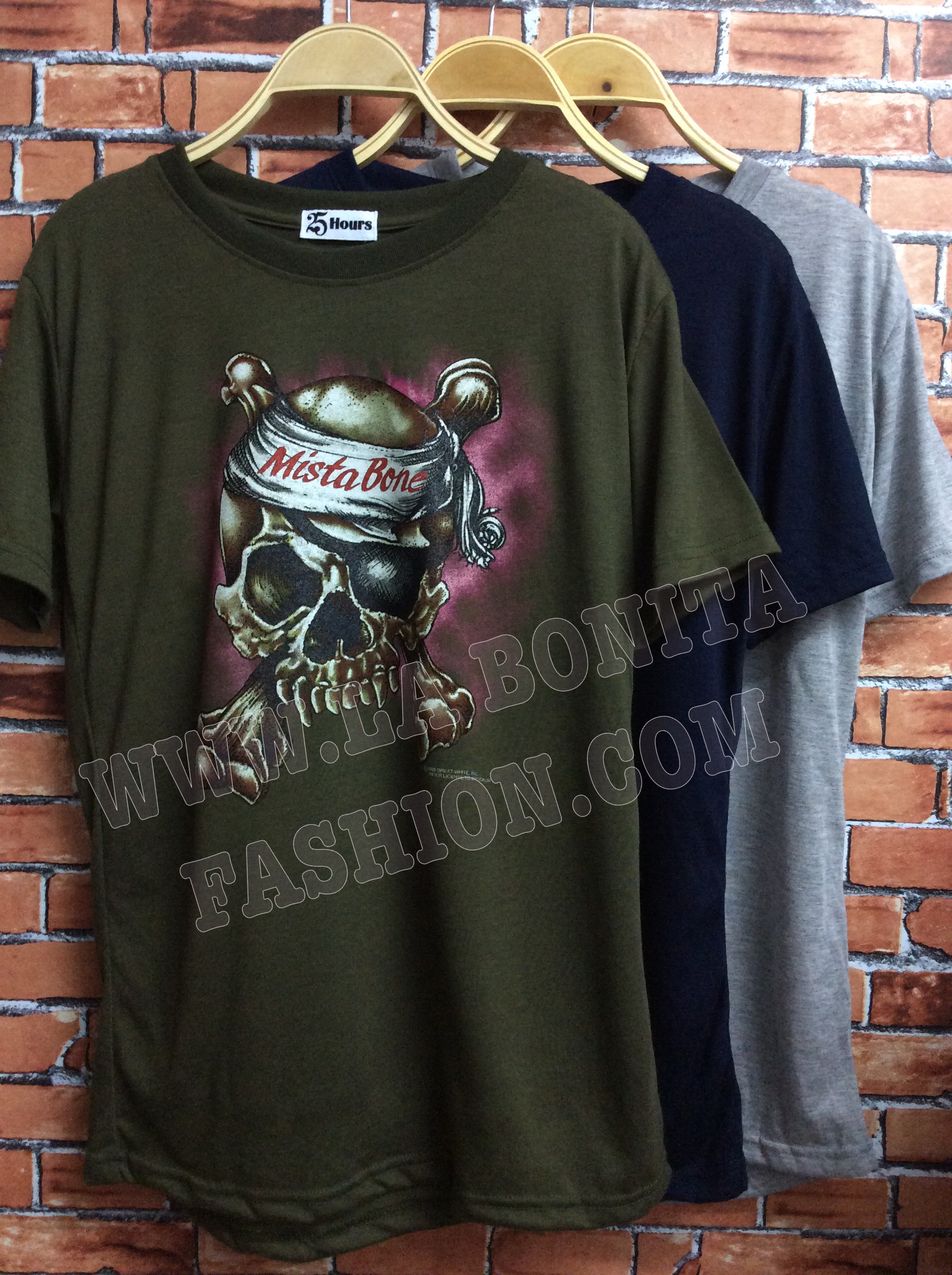 SALE 20% พร้อมส่ง เสื้อยืด สไตล์เดียวกับ Iron Maiden งานสวย สกรีนลายหัวกะโหลกMista Bone ลายเดียวกับคุณ ชมพู่ อารยา เลยค่ะ เสื้อรุ่นนี้งานสวยมากค่ะ ตัดเย็บด้วยผ้ายืดเนื้อนุ่มอย่างดี ผ้ายืดเนื้อบางแต่นุ่มมากใส่สบายค่ะ